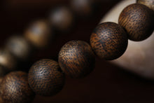 Load image into Gallery viewer, Green Kynam Wild Oud Agarwood Bracelet from Hainan 10mm Diameter Beads

